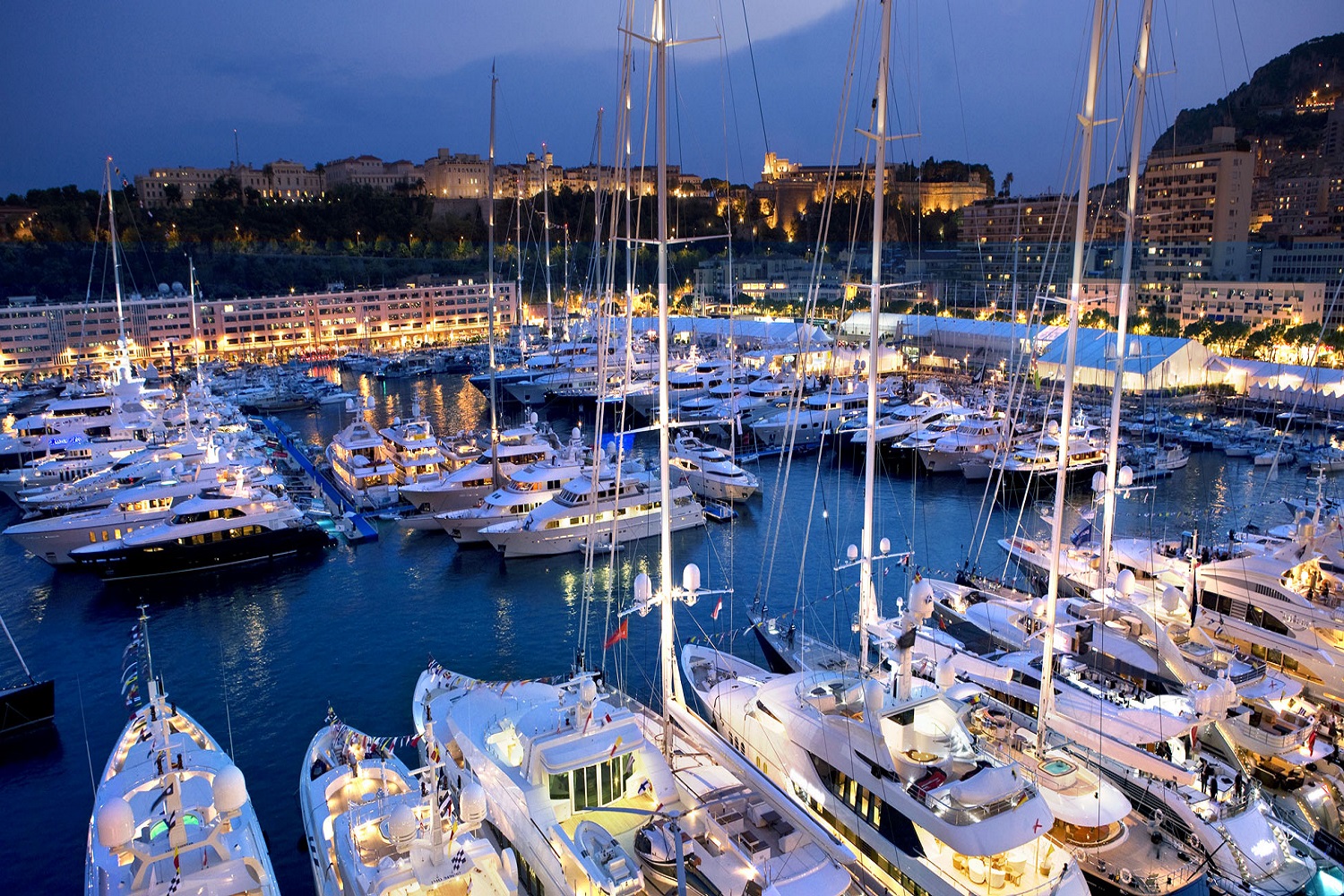 Tüm Liman ve Marinalarda Hizmet Veriyoruz.